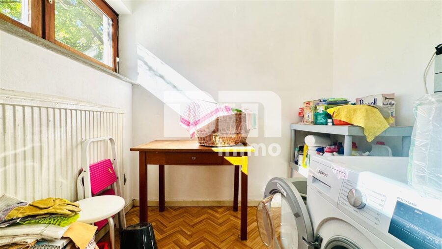 Solides Einfamilienhaus mit großzügigem Flächenangebot auf weitläufigem Traumgrundstück - EG Waschküche